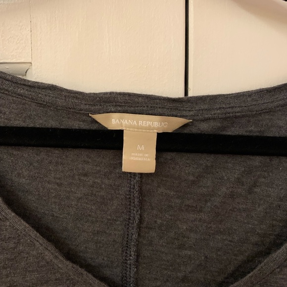 Banana Republic V Neck Dark Grey Tee - Picture 2 of 3
